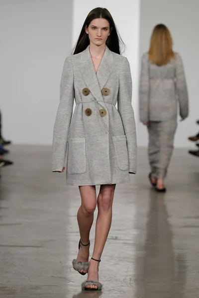 Look 8